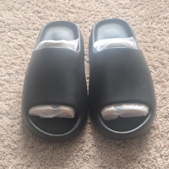 Sandals_&_Flip_Flops